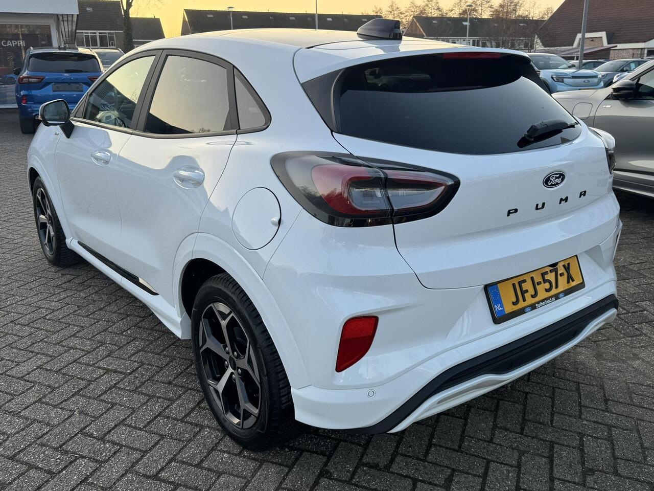 Ford PUMA 1.0 EcoBoost Hybrid ST-Line X 125pk Automaat | Adaptieve Cruise | | Panorama dak | 360 graden Camera's | Winterpack | Full LED