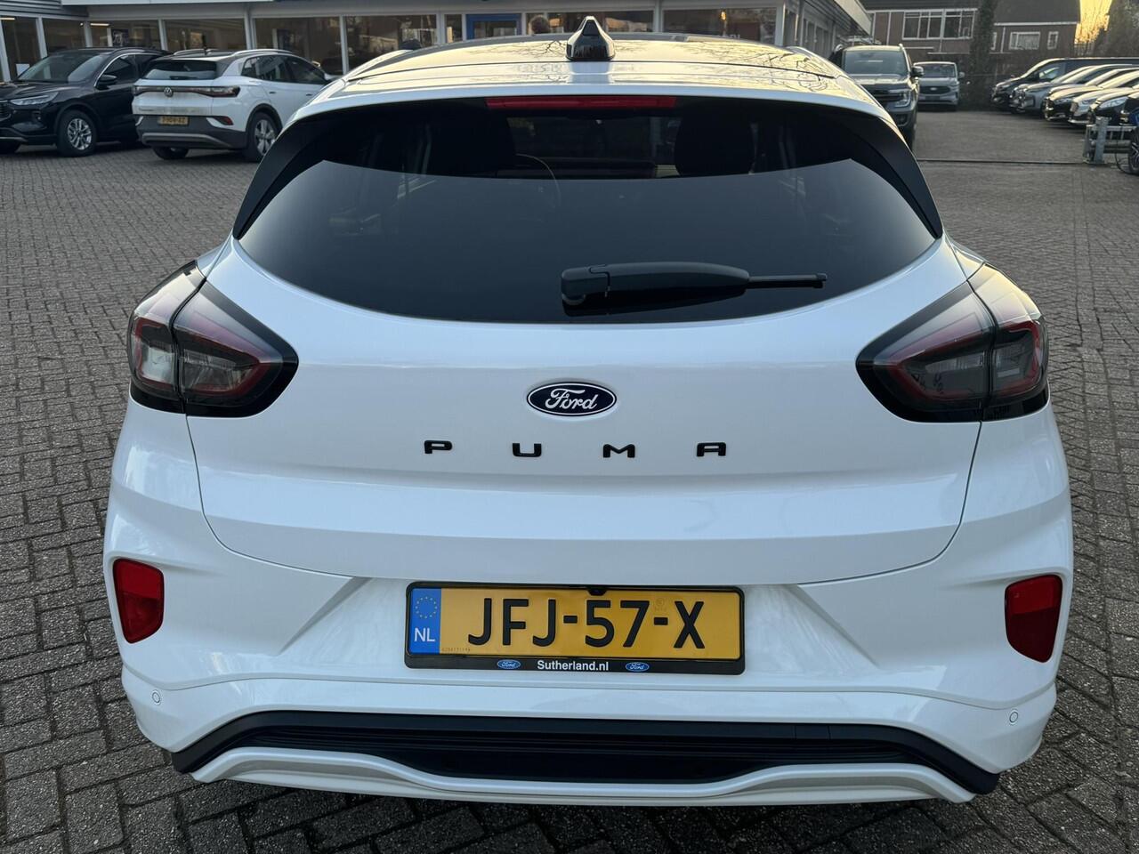 Ford PUMA 1.0 EcoBoost Hybrid ST-Line X 125pk Automaat | Adaptieve Cruise | | Panorama dak | 360 graden Camera's | Winterpack | Full LED