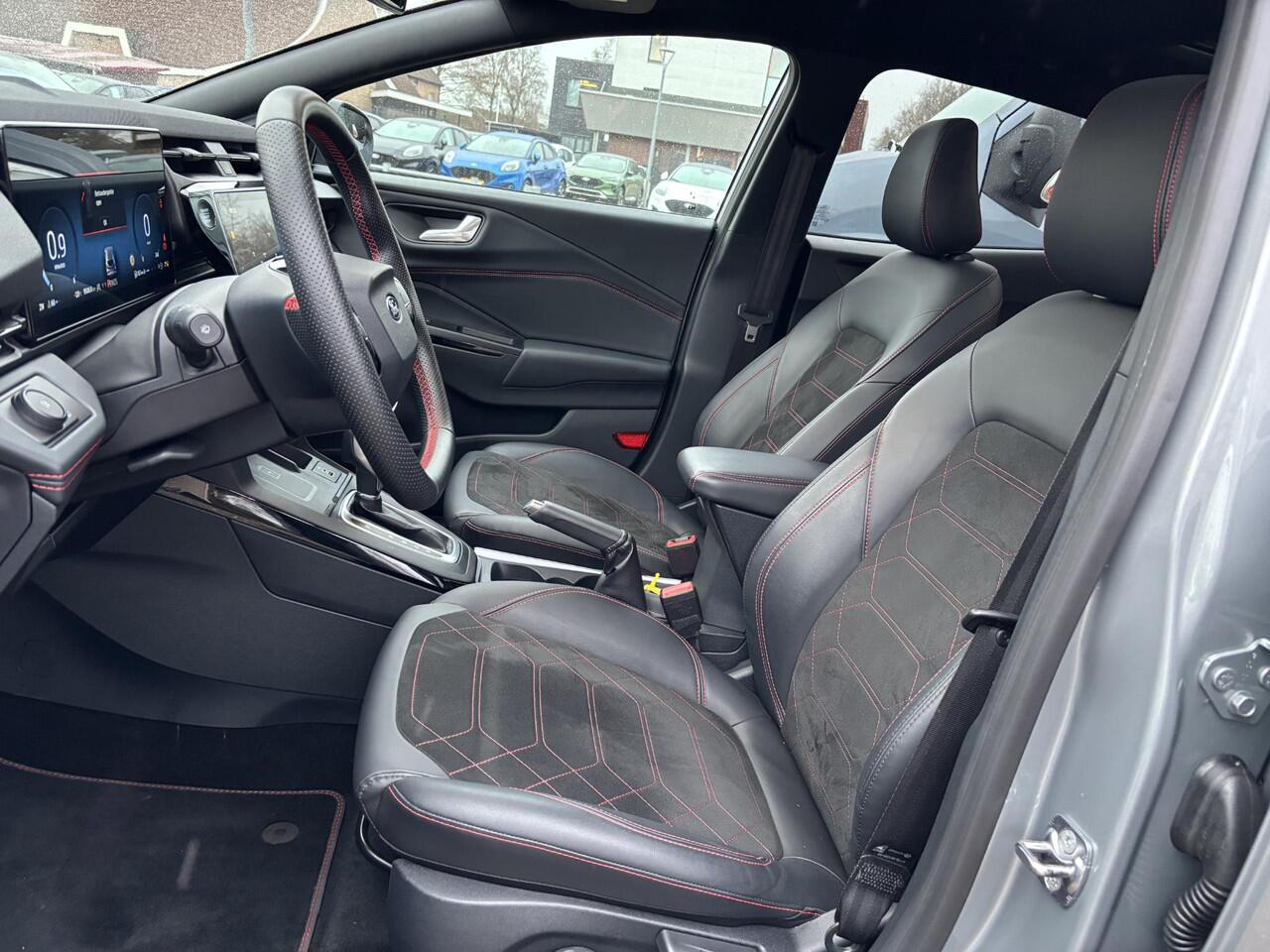 Ford PUMA 1.0 EcoBoost Hybrid ST-Line X 155pk Automaat | Panoramadak | Afneembare trekhaak | Winter Pack | Adaptive cruise control | 360 graden camera | Bang&Olufsen | Elektrische achterklep | Matrix LED