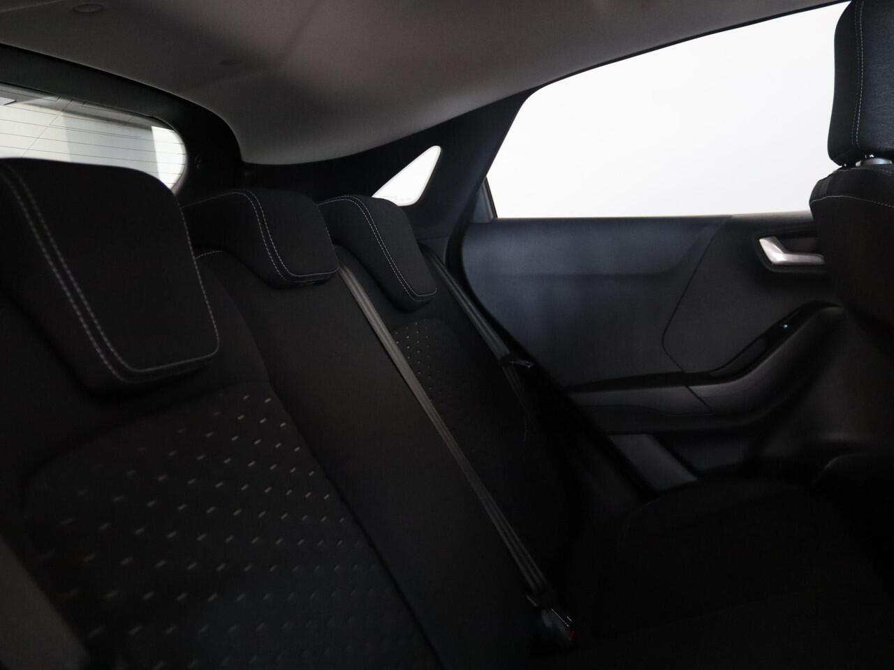 Ford PUMA 1.0 EcoBoost Hybrid Titanium | Facelift | Winterpakket | Adaptive Cruise Control | Parkeerscamera 360° | 17 inch LM velgen |