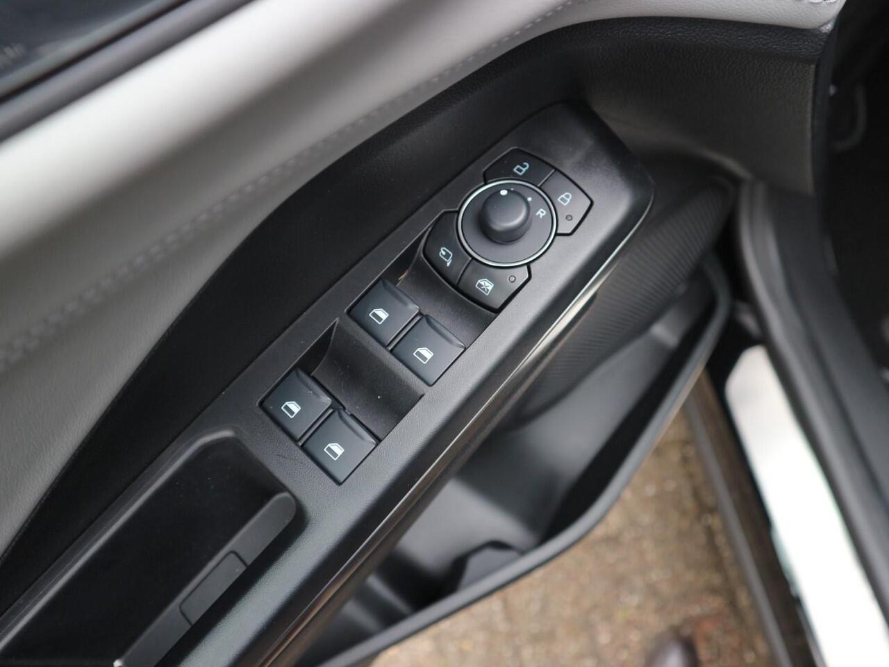 Ford PUMA Gen-E Premium 44 kWh * PANO * ADAP CRUISE * WINTER PAKKET *