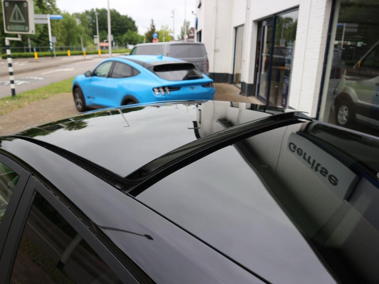 Ford PUMA Gen-E Premium 44 kWh * PANO * ADAP CRUISE * WINTER PAKKET *