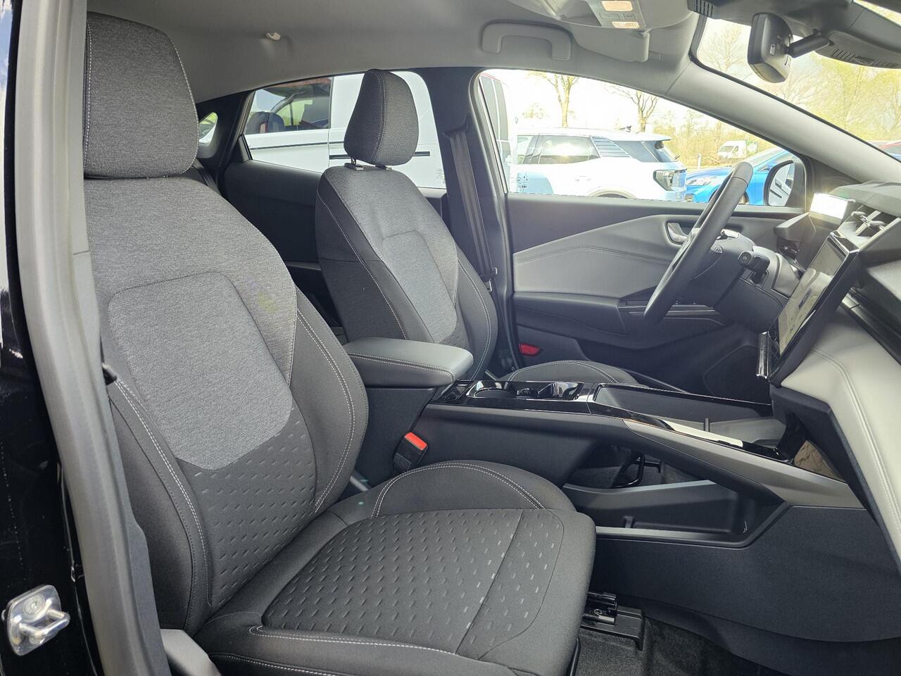 Ford PUMA Gen-E 44 kWh 169pk | SCI | Winterpack | Comfortpack | Rijklaar |