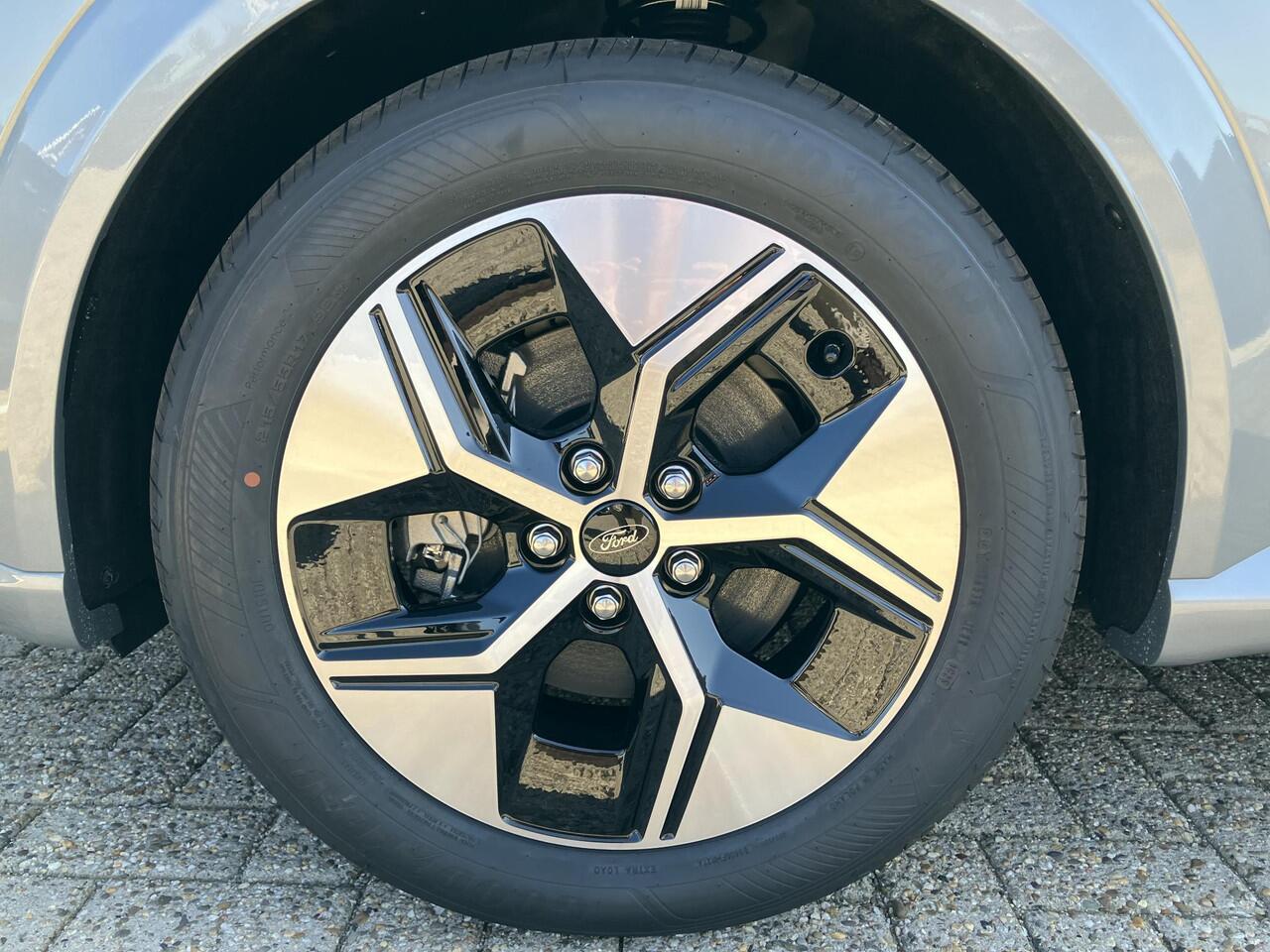 Ford PUMA Gen-E 44 kWh Navigatie | Winter Pack | Achteruitrijcamera | Adaptive Cruise Control | Climate Control