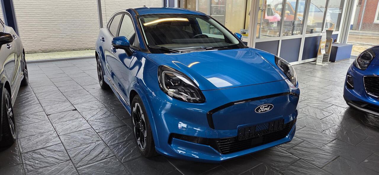 Ford PUMA Gen-E Premium 44 kWh Driver Assistance en Winterpack.
