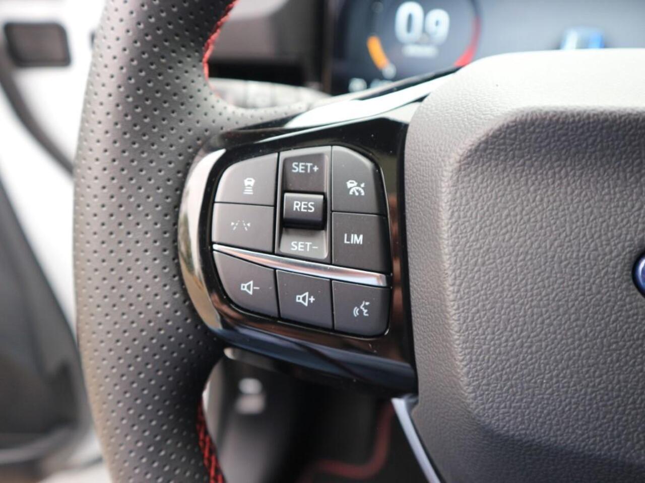 Ford PUMA 1.0 EcoBoost Hybrid ST-Line X 155pk Automaat met panodak, trekhaak, Driver Assitance Pack, Full LED en 19 inch LMV