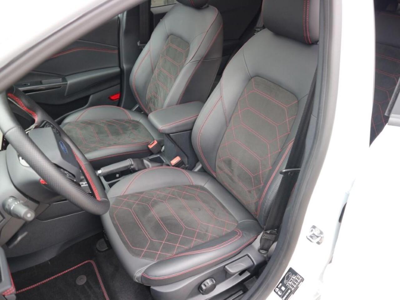 Ford PUMA 1.0 EcoBoost Hybrid ST-Line X 155pk Automaat met panodak, trekhaak, Driver Assitance Pack, Full LED en 19 inch LMV