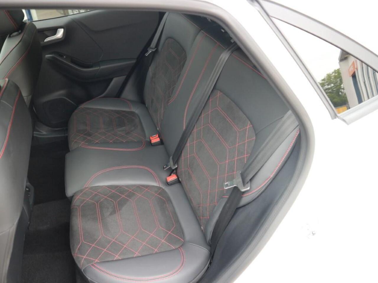 Ford PUMA 1.0 EcoBoost Hybrid ST-Line X 155pk Automaat met panodak, trekhaak, Driver Assitance Pack, Full LED en 19 inch LMV