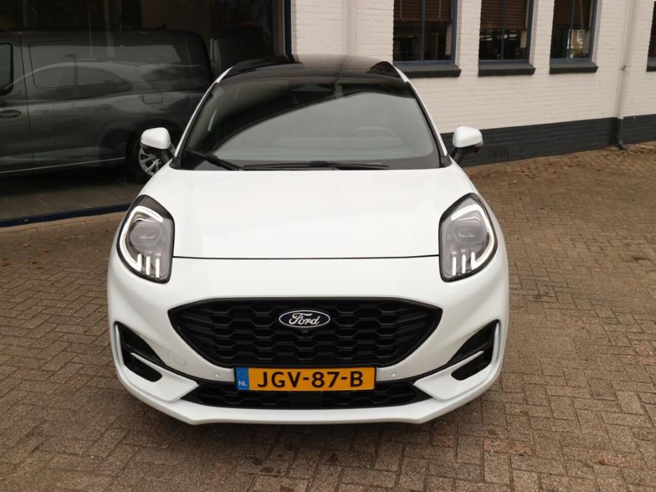 Ford PUMA 1.0 EcoBoost Hybrid ST-Line X 155pk Automaat met panodak, trekhaak, Driver Assitance Pack, Full LED en 19 inch LMV