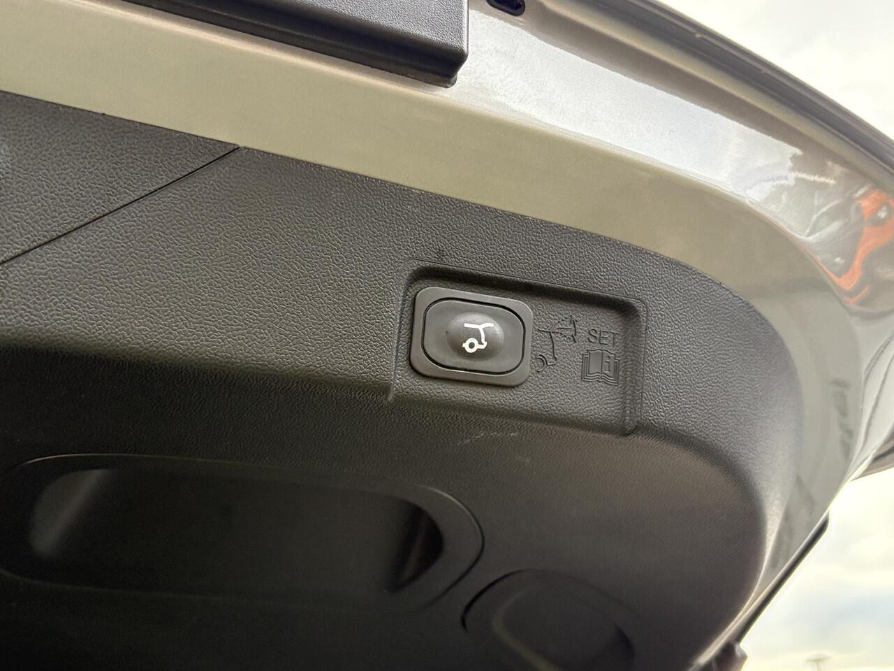 Ford PUMA 1.0 EcoBoost Hybrid ST-Line X 155pk Automaat | Panoramadak | Afneembare trekhaak | Winter Pack | Adaptive cruise control | 360 graden camera | Bang&Olufsen | Elektrsiche achterklep | Matrix LED