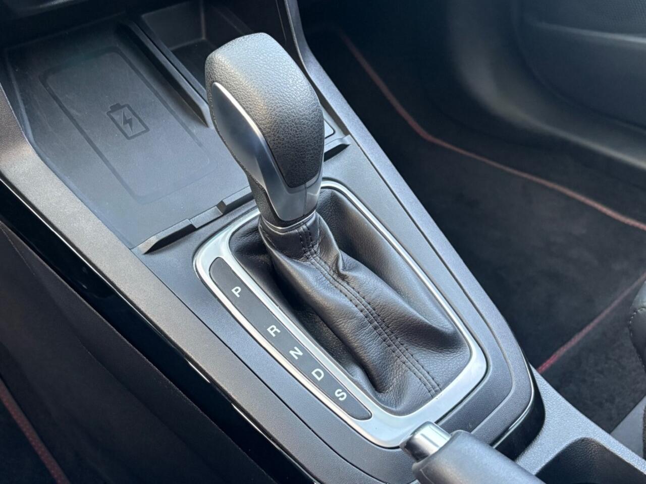 Ford PUMA 1.0 ECOBOOST 155PK AUT. ST-LINE X PANO-DAK TREKHAAK NAVI CAMERA CARPLAY WINTER-PAKKET