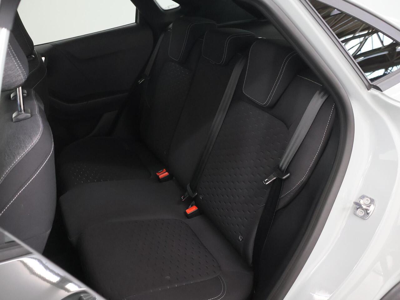 Ford PUMA 1.0 EcoBoost Hybrid Titanium | Winterpakket | Navigatie | Parkeercamera | Climate Control |Cruise Control |