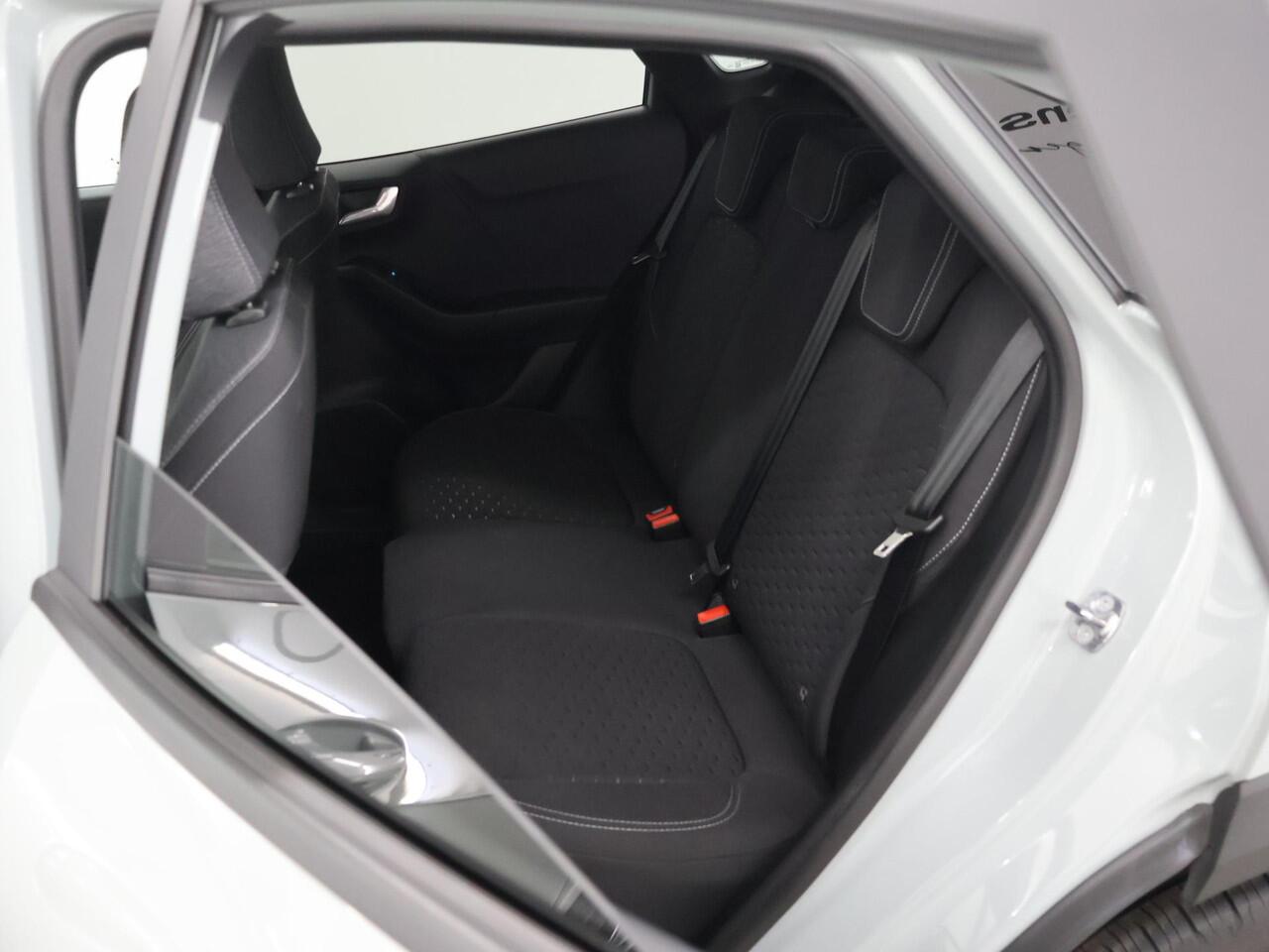 Ford PUMA 1.0 EcoBoost Hybrid Titanium | Winterpakket | Parkeercamera | Navigatie |