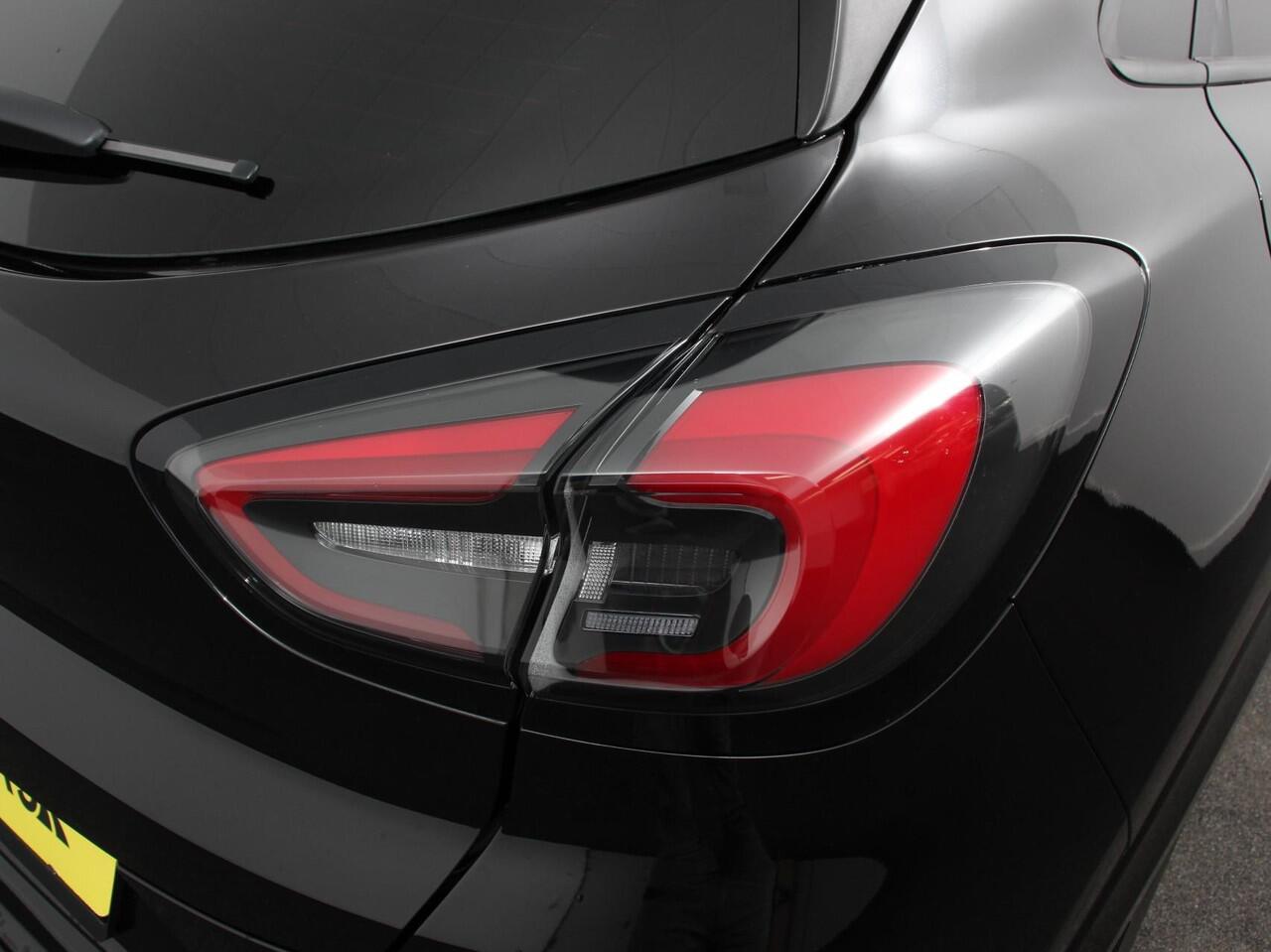 Ford PUMA 1.0 EcoBoost Hybrid ST-Line X Climate control | Navigatie | Parkeersensoren | Camera | Adaptieve cruise control | LED | Panoramadak | Digitail cockpit | Apple Carplay/ Android Auto