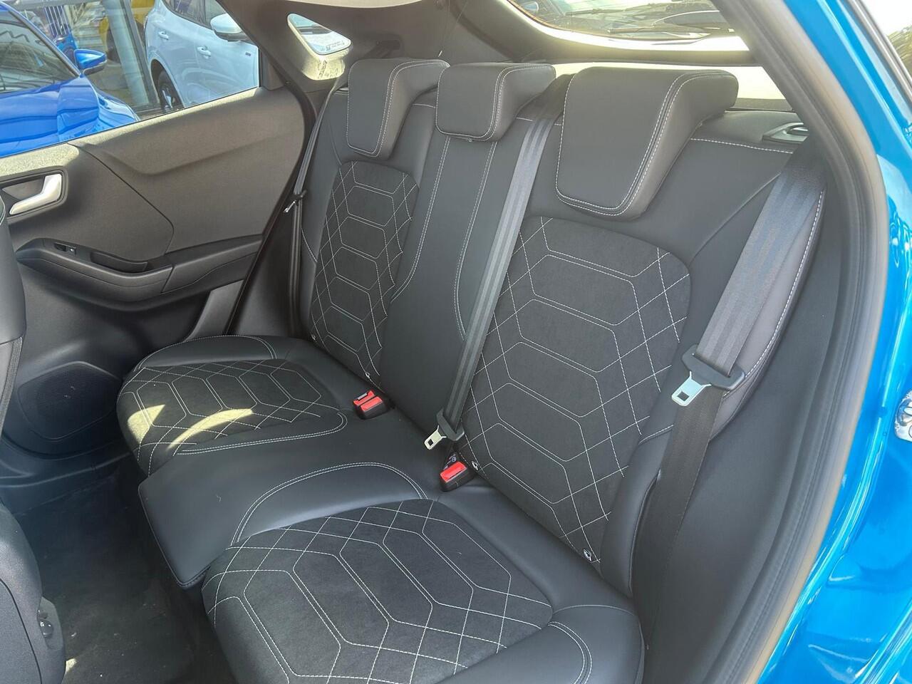 Ford PUMA Gen-E Premium 44 kWh ¤3.000 FORD VOORDEEL! Panorama dak | Winter Pack | Trekhaak | Driver assistance pack