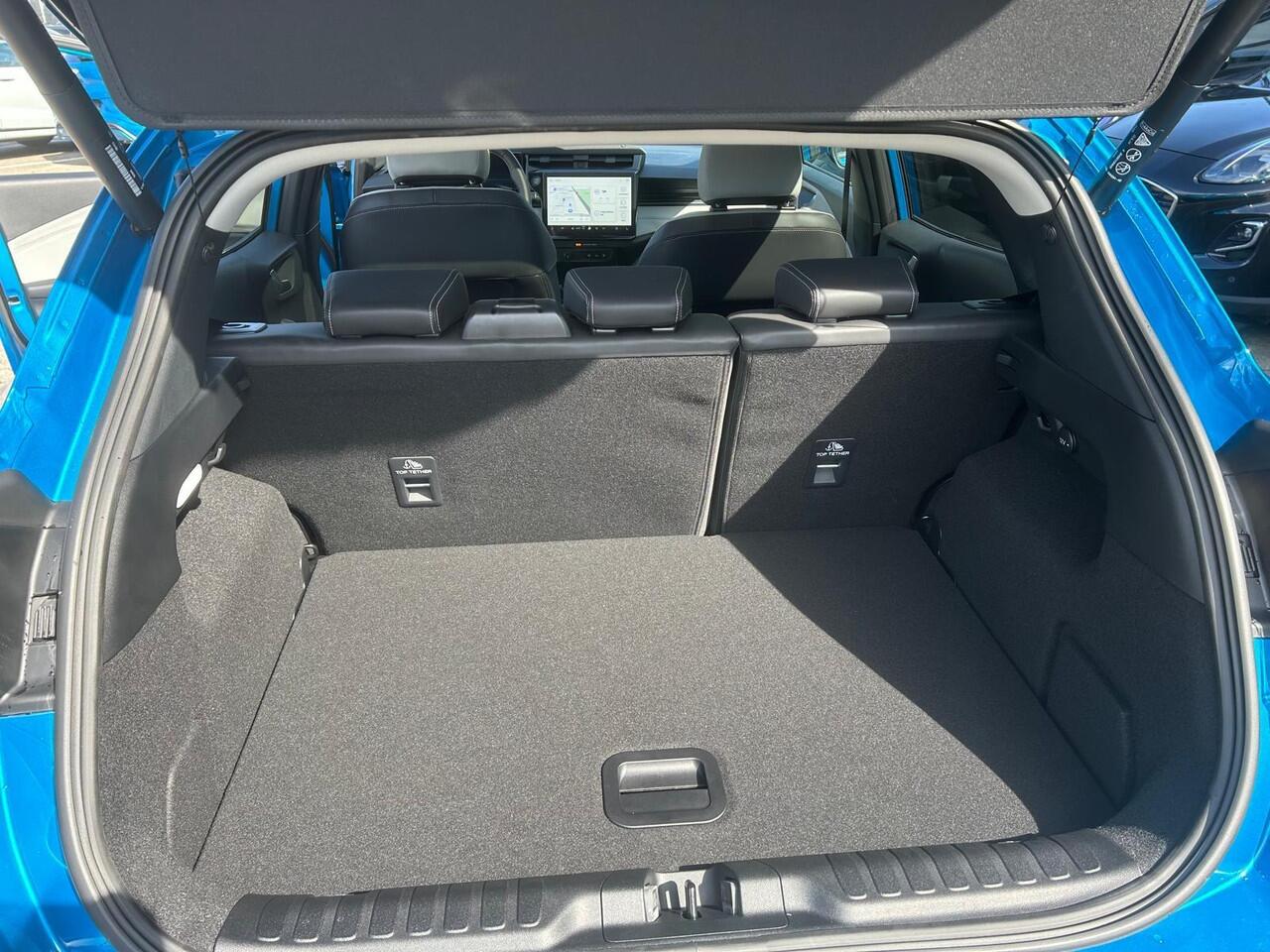 Ford PUMA Gen-E Premium 44 kWh ¤3.000 FORD VOORDEEL! Panorama dak | Winter Pack | Trekhaak | Driver assistance pack