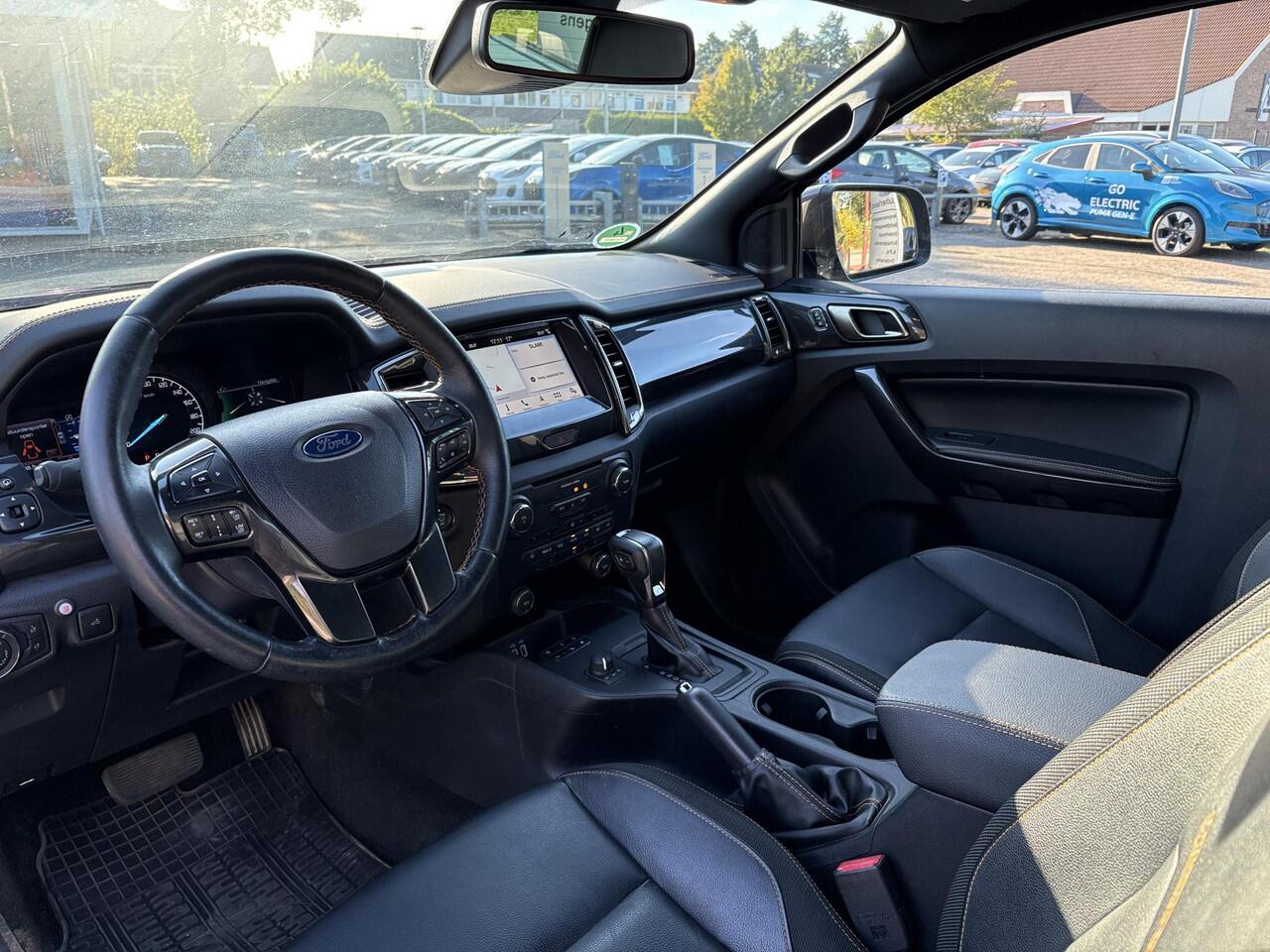 Ford RANGER 2.0 EcoBlue Wildtrak Supercab | Staat bij Schadehersteller | 213pk Automaat | Trekhaak | Adaptieve Cruise | 3.500kg Trekgewicht | Achteruitrijcamera | Rollertop | Dealer onderhouden