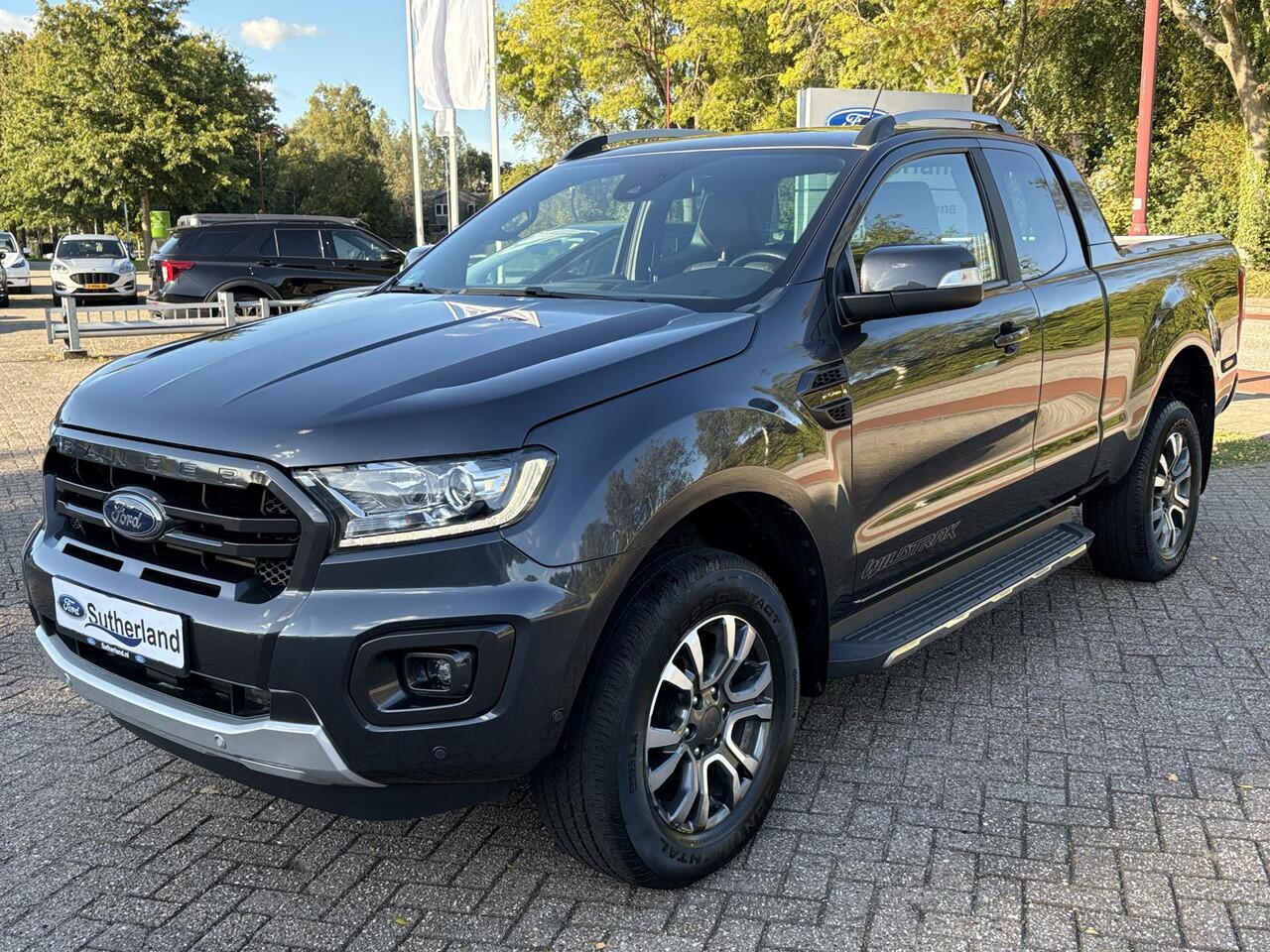 Ford RANGER 2.0 EcoBlue Wildtrak Supercab | Staat bij Schadehersteller | 213pk Automaat | Trekhaak | Adaptieve Cruise | 3.500kg Trekgewicht | Achteruitrijcamera | Rollertop | Dealer onderhouden