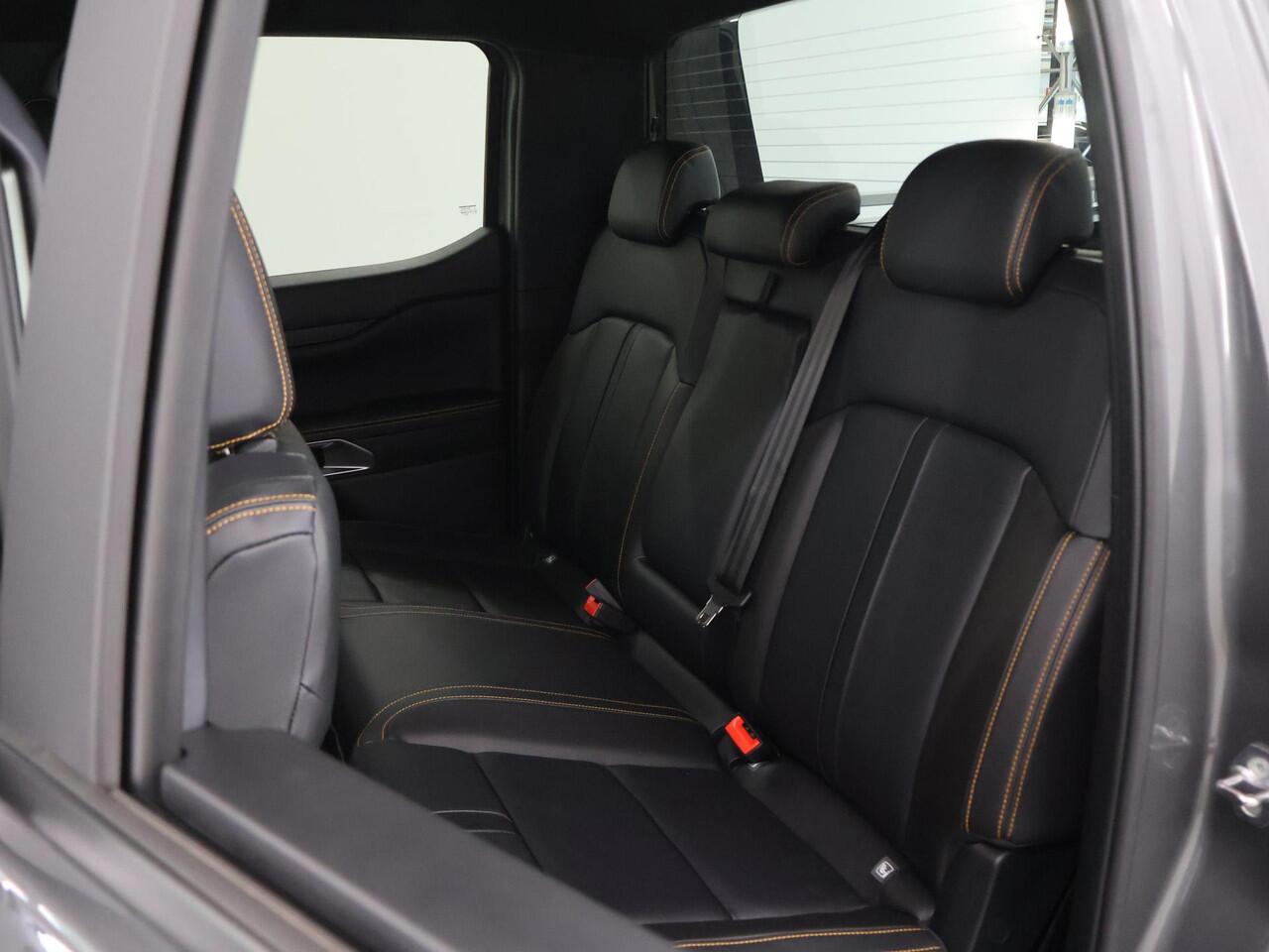 Ford RANGER WILDTRAK | DOUBLE CAB | 2.5 PHEV | HYBRID 5-ZITS | 360 CAMERA | 3500 KG TREKHAAK AFNEEMBAAR | ADAPTIVE CRUISE | BLIND-SPOT | STOELVERWARMING | LEDER | LED | PLUG IN HYBRIDE | METALLIC