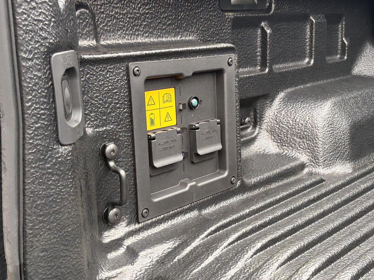 Ford RANGER 2.3 PHEV Wildtrak Double Cab | SCI |281pk | 5 persoons! | Technology Pack Plus Trailer | Cargo Area Pack | Power Rollertop | Prijs excl. BTW incl. BPM | laadkabel mode 3 16A