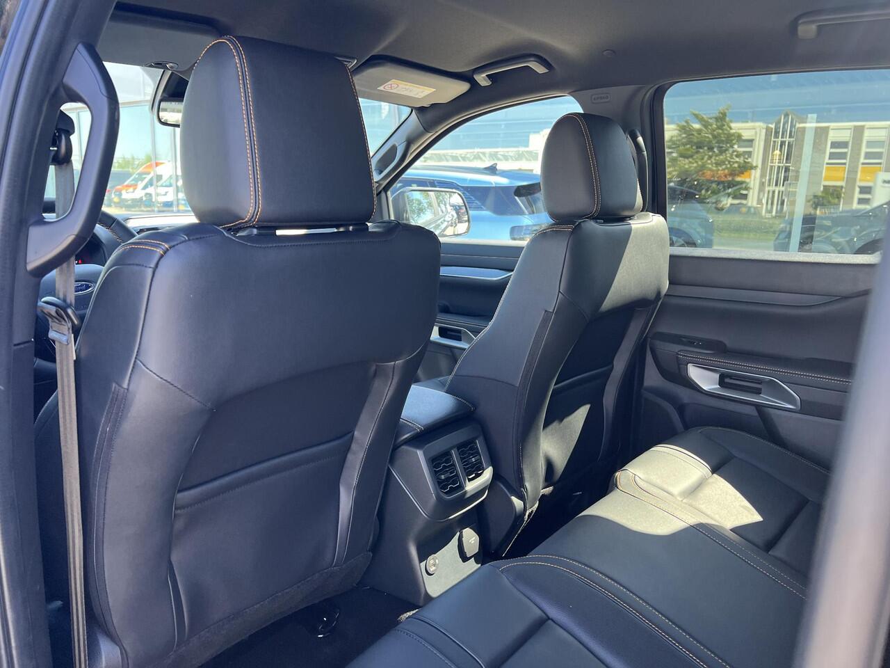 Ford RANGER 2.3 PHEV Wildtrak Double Cab | 281pk | 5 persoons! | Technology Pack Plus Trailer | Cargo Area Pack | Power Rollertop | Prijs excl. BTW incl. BPM | laadkabel mode 3 16A