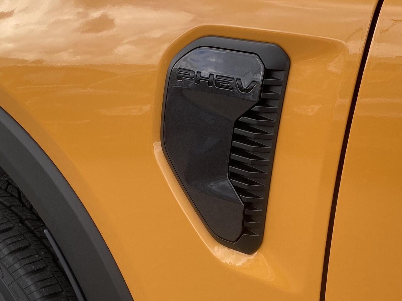 Ford RANGER 2.3 PHEV Wildtrak Double Cab 281pk | 5 persoons! | Technology Pack Plus Trailer | Cargo Area Pack | Power Rollertop | Prijs excl. BTW incl. BPM | laadkabel mode 3 16A | Rijklaar