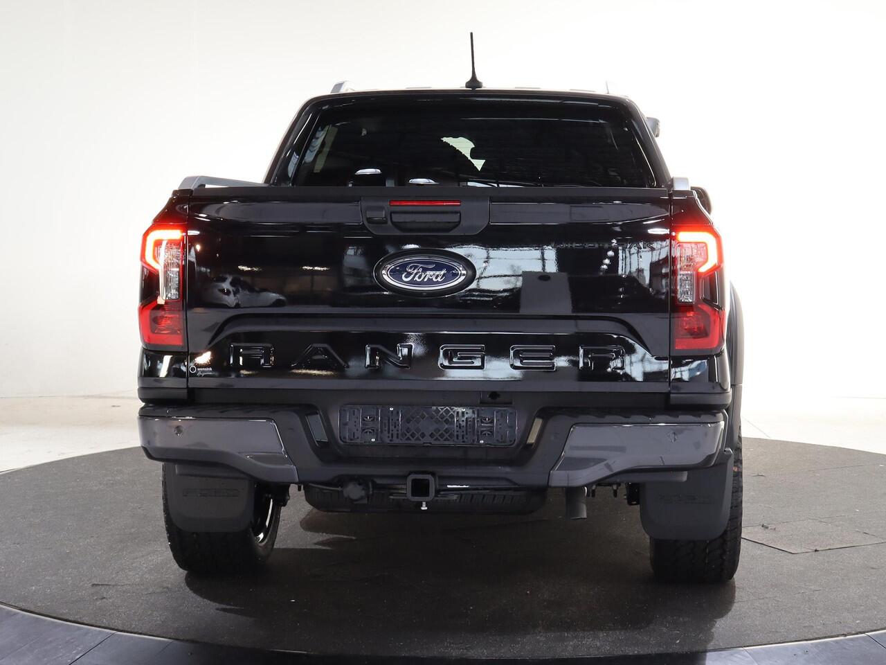 Ford RANGER WILDTRAK | DAKAR EDITITON | 2.3 PHEV | 279 PK | 5-ZITS | 20" TOMASON LICHTMETAAL | ARB LED LIGHTS | 360 CAMERA | 3500 KG TREKHAAK AFNEEMBAAR | ADAPTIVE CRUISE | BLIND-SPOT | STOELVERWARMING | LEDER | LED | PLUG IN HYBRIDE | METALLIC