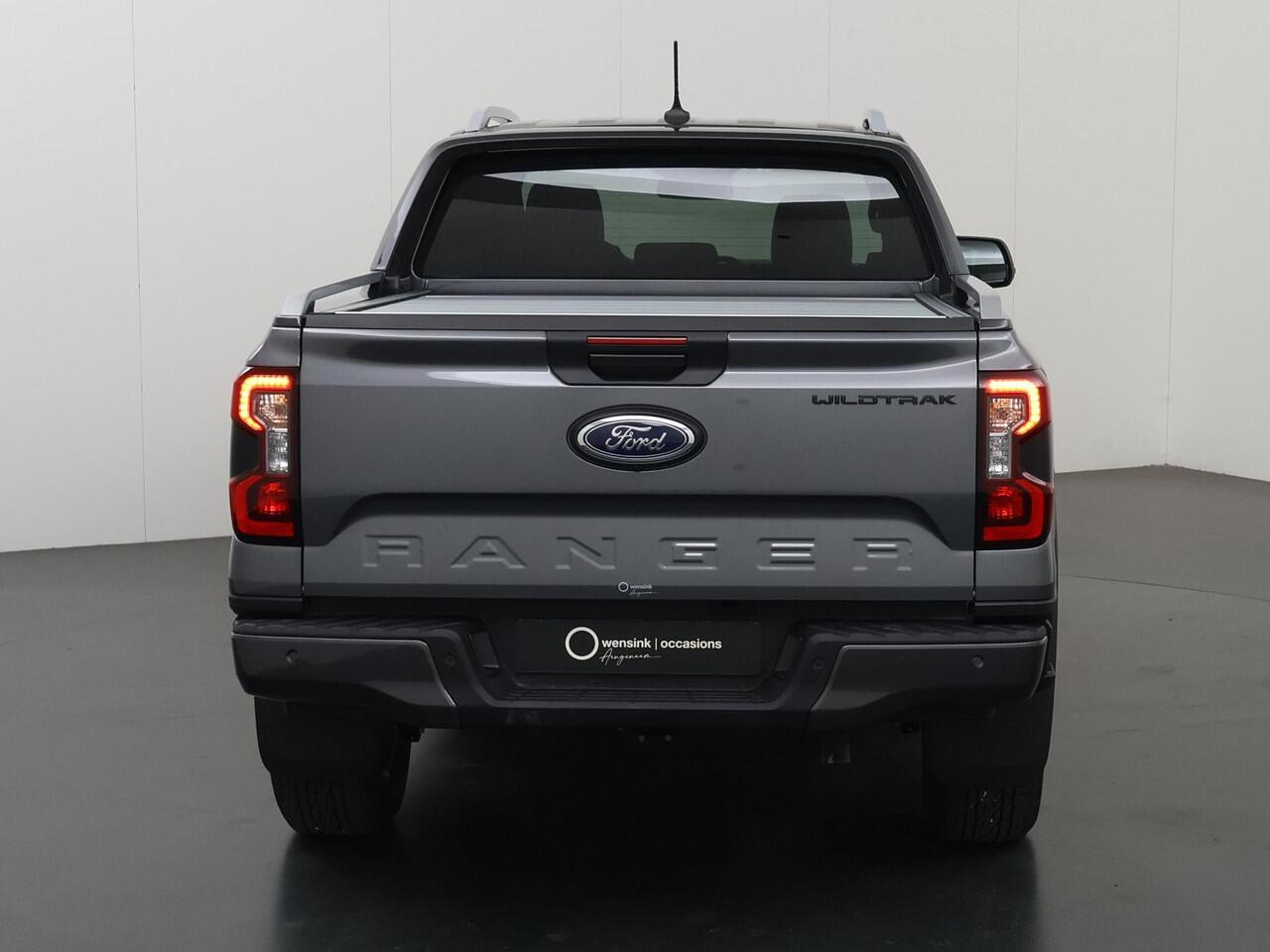 Ford RANGER WILDTRAK | DOUBLE CAB | 2.5 PHEV | HYBRID | 279 PK | 5-ZITS | 360 CAMERA | 3500 KG TREKHAAK AFNEEMBAAR | ADAPTIVE CRUISE | BLIND-SPOT | STOELVERWARMING | LEDER | LED | PLUG IN HYBRIDE | METALLIC
