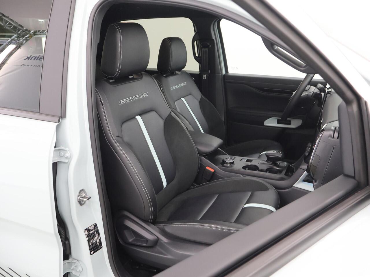 Ford RANGER Stormtrak 2.3 PHEV | 279 PK | DOUBLE CAB | NL AUTO | PRO POWER ONBOARD 2.3 kWh | 360 CAMERA | 3500 KG TREKHAAK | ADAPTIEVE CRUISE | LEREN BEKLEDING | NAVIGATIE | STOELVERWARMING | STUURWIELVERWARMING | ELEKRISCHE ROLLER-TOP