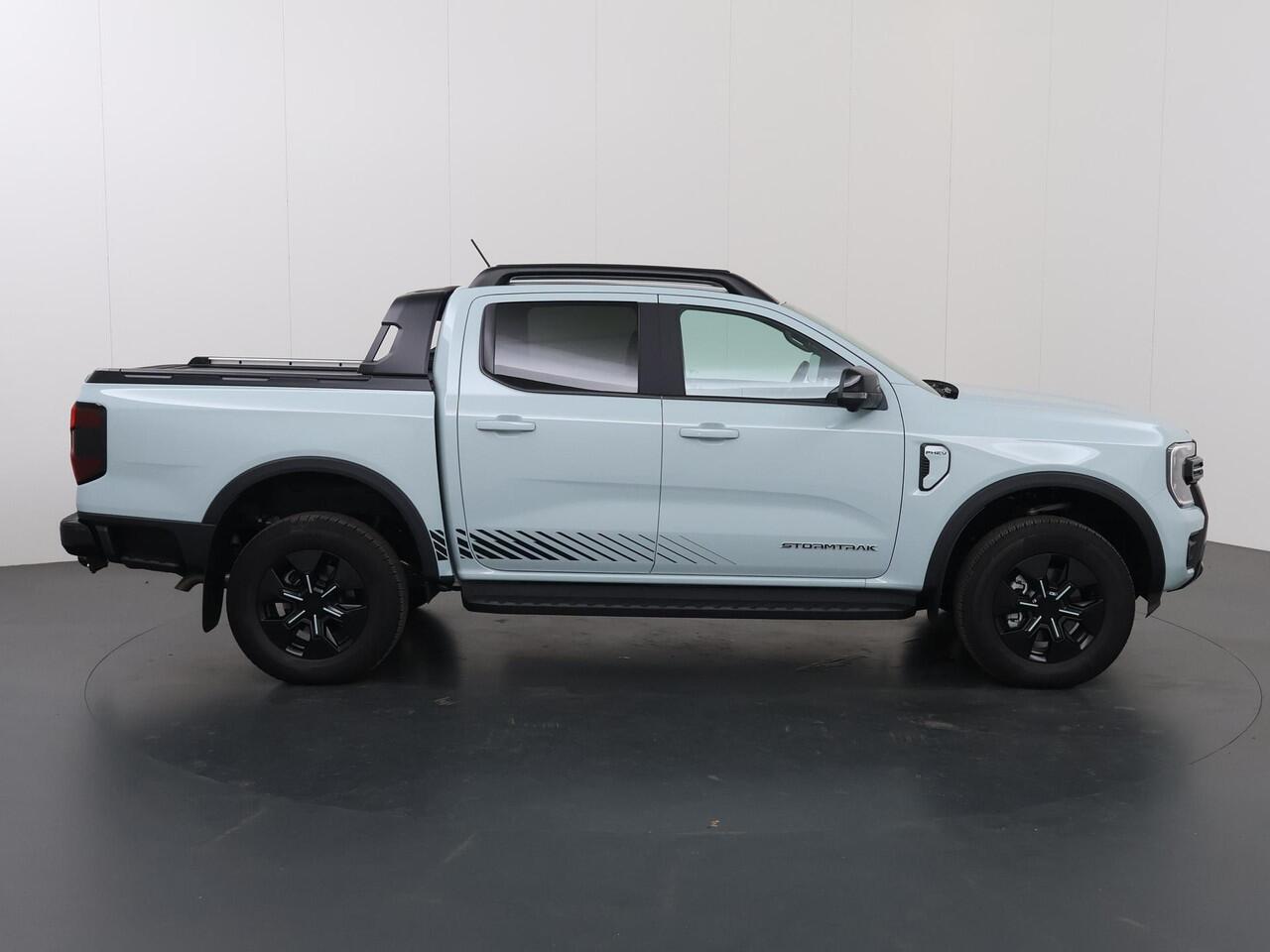 Ford RANGER Stormtrak 2.3 PHEV | 279 PK | DOUBLE CAB | NL AUTO | PRO POWER ONBOARD 2.3 kWh | 360 CAMERA | 3500 KG TREKHAAK | ADAPTIEVE CRUISE | LEREN BEKLEDING | NAVIGATIE | STOELVERWARMING | STUURWIELVERWARMING | ELEKRISCHE ROLLER-TOP