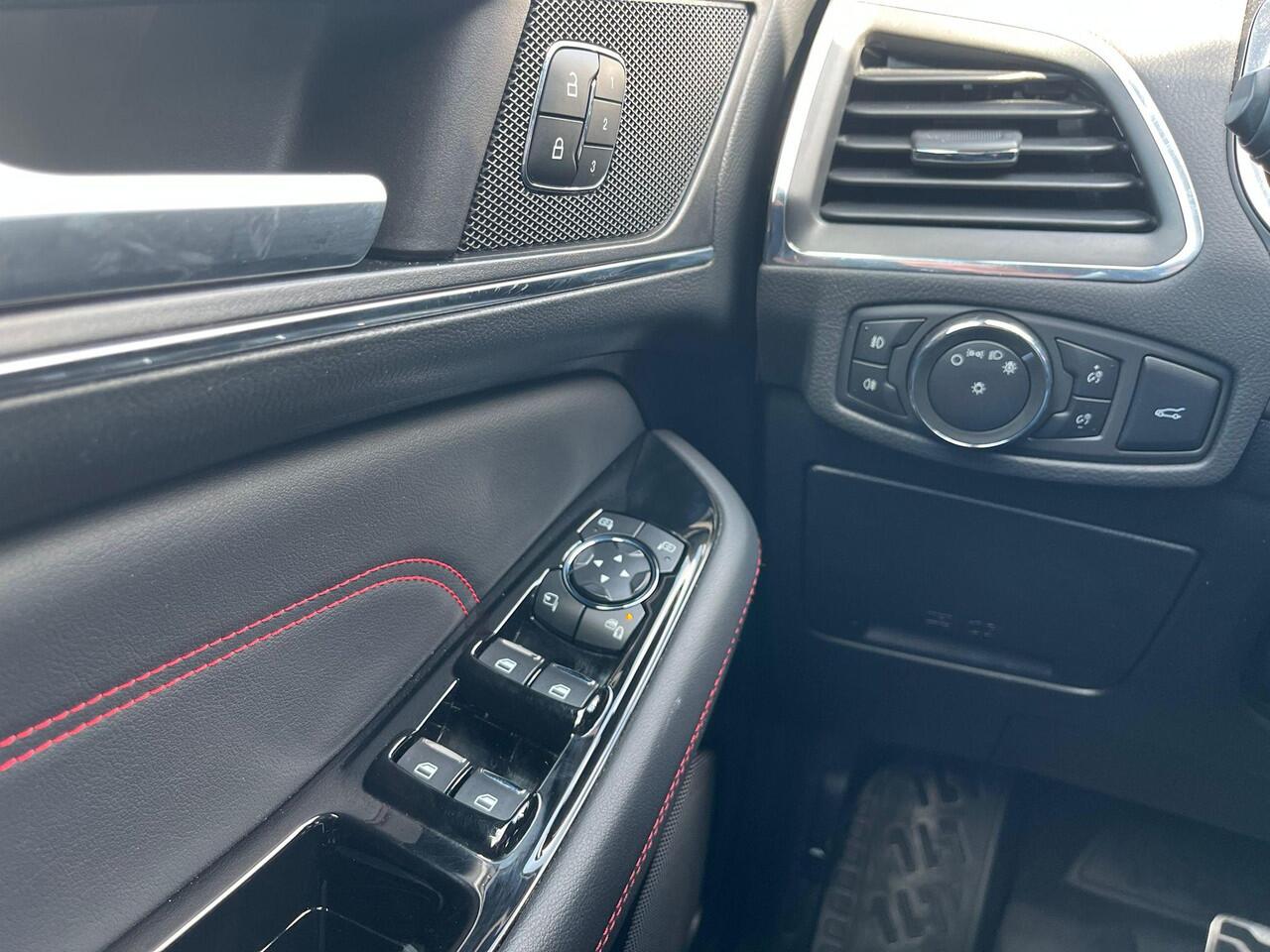 Ford S-MAX 2.5 FHEV ST-Line 190pk | Full LED | Trekhaak | Sony Audio/Navigatie |