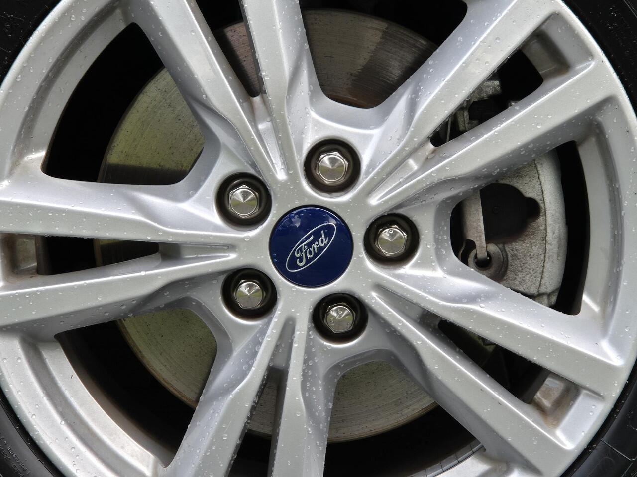 Ford S-MAX 2.5i HEV Luxury 5P Automaat / Trekgewicht 1.750 kg / Apple Carplay Android Auto / Allseason banden / Stoelverwarming / Achteruitrijcamera / Elektrische achterklep / Navigatie / Adaptief CC / Climate control / Keyless Entry/Start /