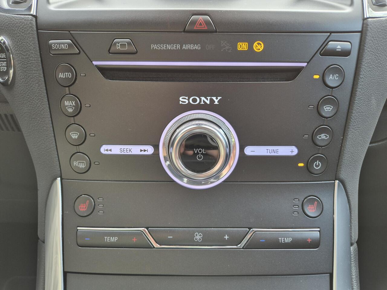 Ford S-MAX 2.5i HEV Luxury 5P Automaat / Trekgewicht 1.750 kg / Apple Carplay Android Auto / Allseason banden / Stoelverwarming / Achteruitrijcamera / Elektrische achterklep / Navigatie / Adaptief CC / Climate control / Keyless Entry/Start /