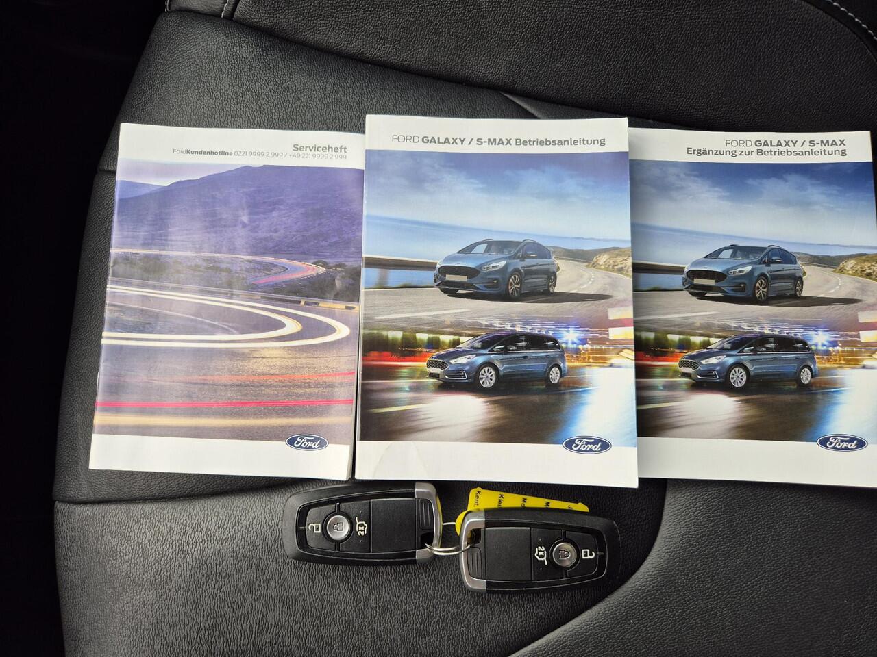 Ford S-MAX 2.5i HEV Luxury 5P Automaat / Trekgewicht 1.750 kg / Apple Carplay Android Auto / Allseason banden / Stoelverwarming / Achteruitrijcamera / Elektrische achterklep / Navigatie / Adaptief CC / Climate control / Keyless Entry/Start /