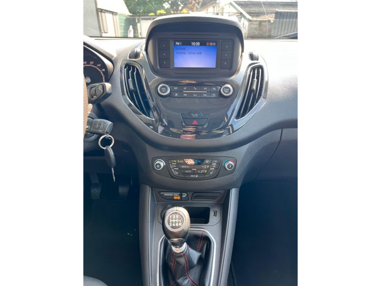 Ford TOURNEO COURIER 1.0 Titanium AIRCO, Bluetooth, Pdc A, USB, Stoelverw.