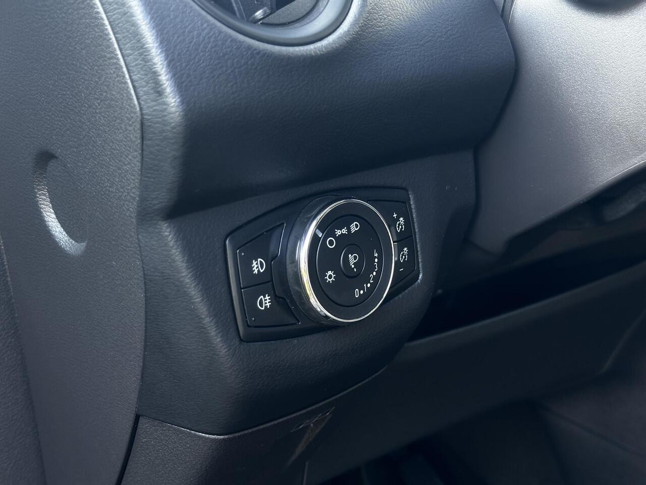 Ford TOURNEO COURIER 1.0 Titanium | Trekhaak |