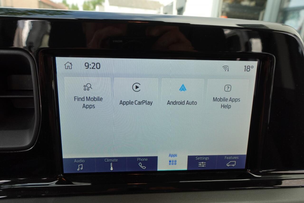 Ford TOURNEO COURIER 1.0 TITANIUM EDITION Navi + Camera +Winterpack + Ecc + Carplay