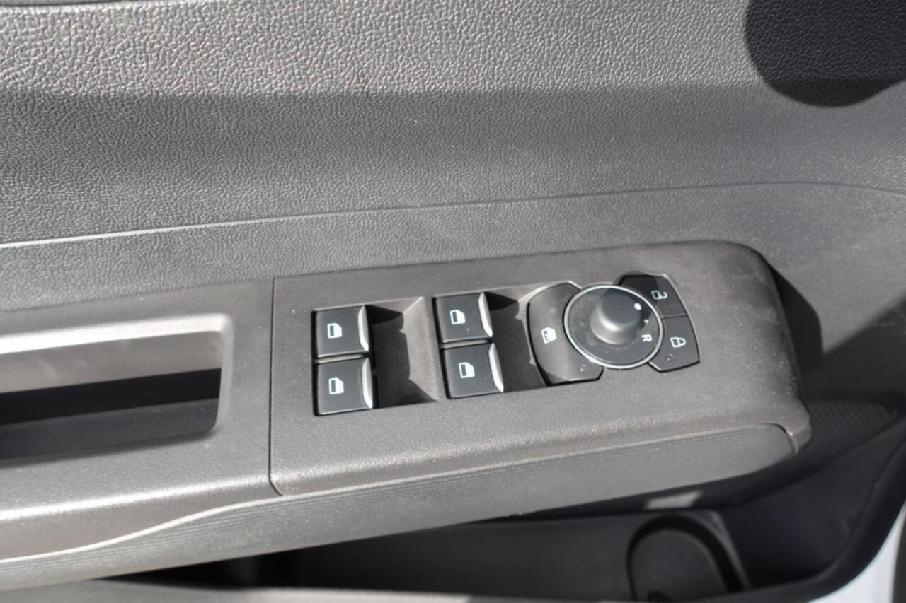 Ford TOURNEO COURIER 1.0 TITANIUM EDITION Navi + Camera +Winterpack + Ecc + Carplay