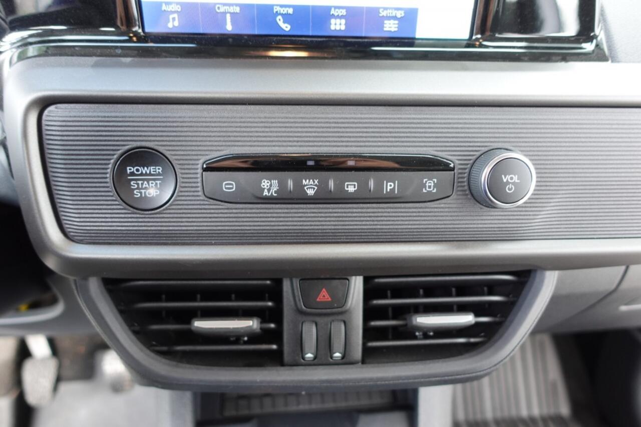 Ford TOURNEO COURIER 1.0 TITANIUM EDITION Navi + Camera +Winterpack + Ecc + Carplay