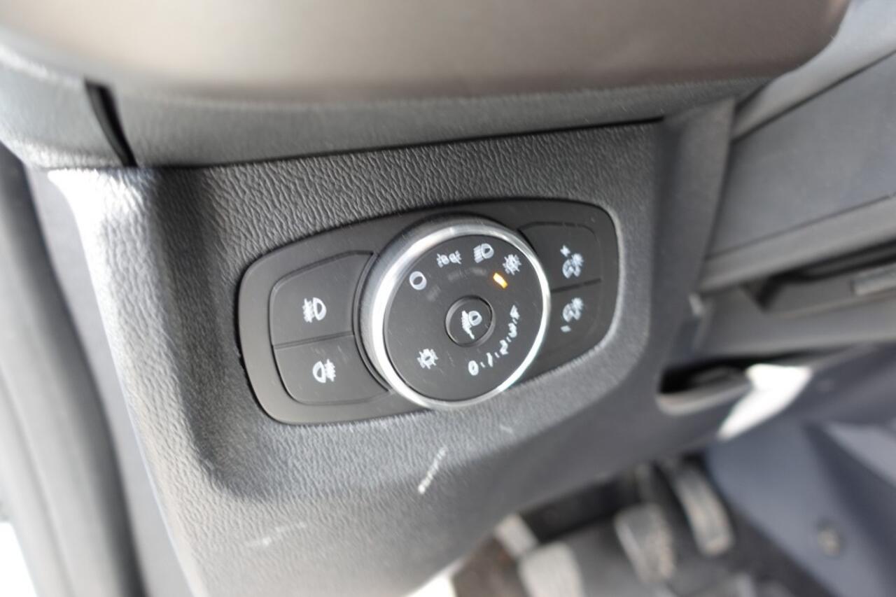 Ford TOURNEO COURIER 1.0 TITANIUM EDITION Navi + Camera +Winterpack + Ecc + Carplay