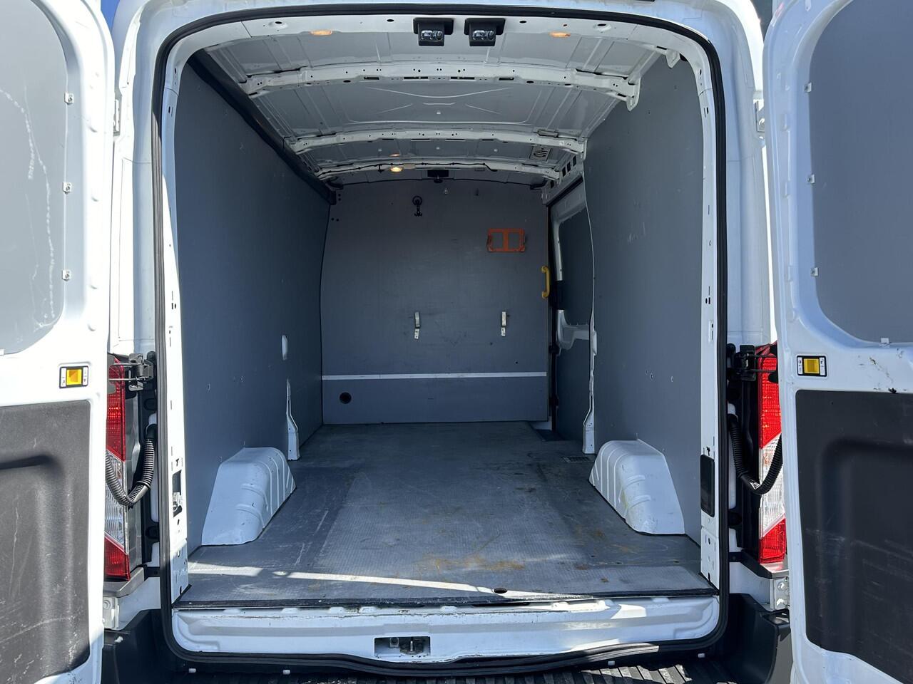 Ford TRANSIT 350 2.0 TDCI L3H2*A/C*NAVI*HAAK*CRUISE*CAMERA*