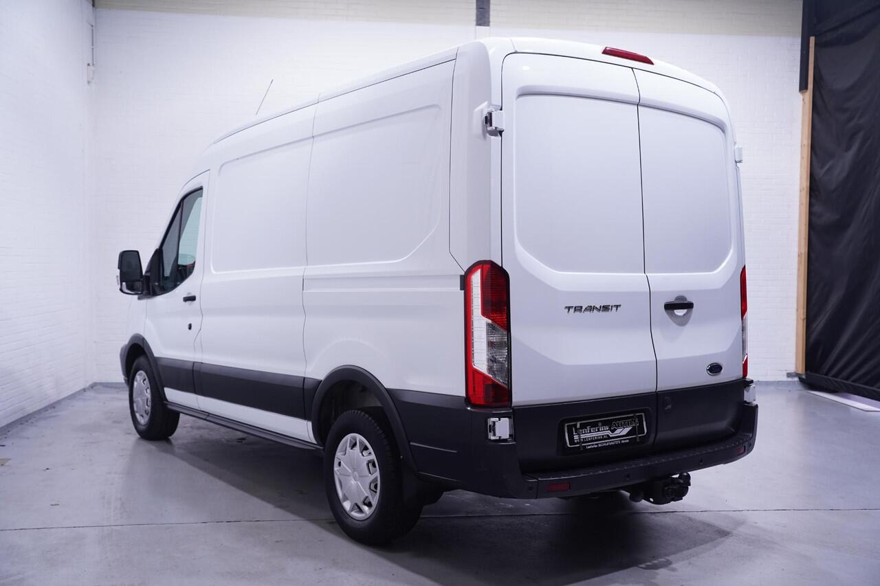 Ford TRANSIT 2.0 TDCI 130 pk Automaat L2H2 Trend Navi, Camera NAP, Laadruimte Pakket, PDC V+A, 3-Zits