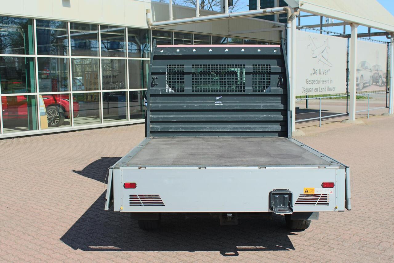 Ford TRANSIT 350 2.0 TDCI L3H1 DC Trend RWD