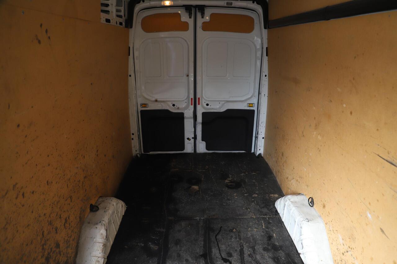 Ford TRANSIT 350 2.0 TDCI L3H2 Trend 3 Persoons Trekhaak Airco Cruise Control Radio Bluetooth Nieuwe Koppeling