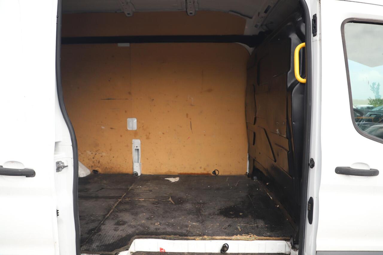 Ford TRANSIT 350 2.0 TDCI L3H2 Trend 3 Persoons Trekhaak Airco Cruise Control Radio Bluetooth Nieuwe Koppeling