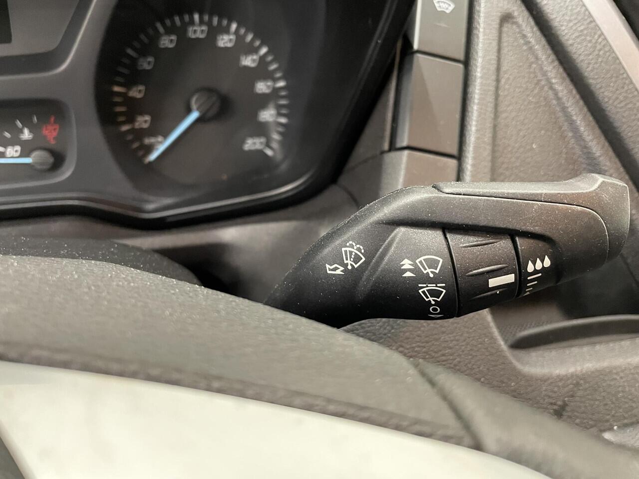 Ford TRANSIT 350 2.0 TDCI 130pk L2H2 Trend Imperiaal + ladder Navigatie Camera Parkeersensoren Cruise Control Stoelverwarming Airco Ingebouwde kasten Houten laadvloer