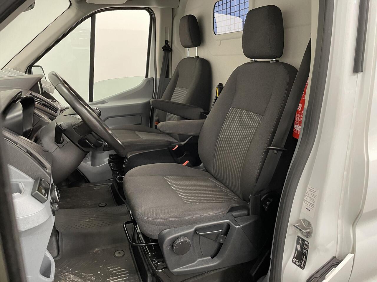 Ford TRANSIT 350 2.0 TDCI 130pk L2H2 Trend Imperiaal + ladder Navigatie Camera Parkeersensoren Cruise Control Stoelverwarming Airco Ingebouwde kasten Houten laadvloer