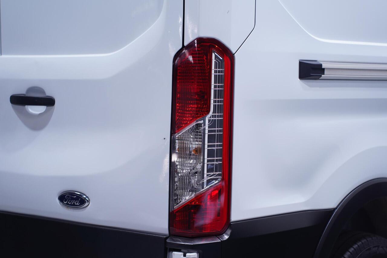 Ford TRANSIT 2.0 TDCI 130 pk L3H2 Trend Airco, Apple Carplay Cruise control, Laadruimte Pakket, PDC V+A, 3-Zits