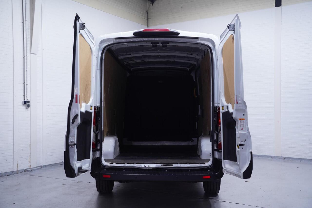 Ford TRANSIT 2.0 TDCI 130 pk L3H2 Trend Airco, Apple Carplay Cruise control, Laadruimte Pakket, PDC V+A, 3-Zits