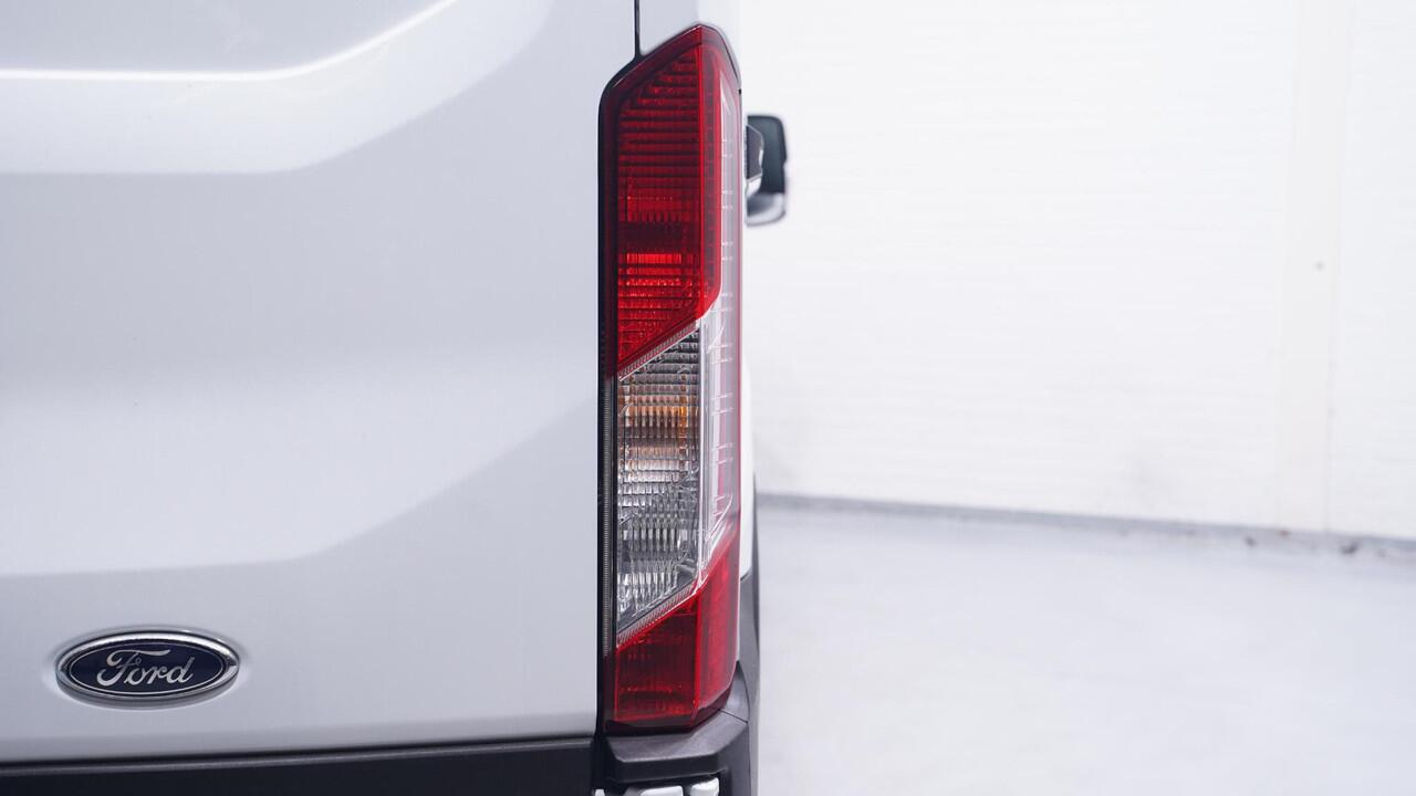 Ford TRANSIT 2.0 TDCi 130 pk L3H3, 3x uit Voorraad, Navi Camera, Side Assist, Laadruimte Pakket, PDC V+A, 3-Zits